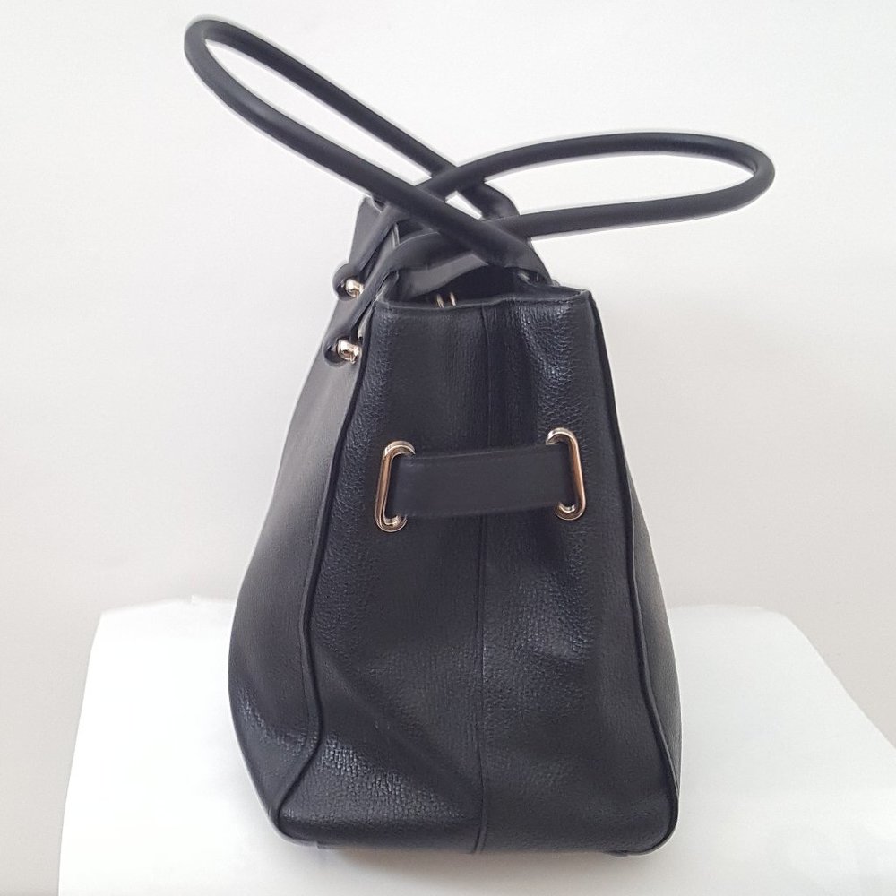 Women's Coach Leather Tote Handbag Purse Color Black! Like New H- 9” W- 13” D-5” - Picture 7 of 13